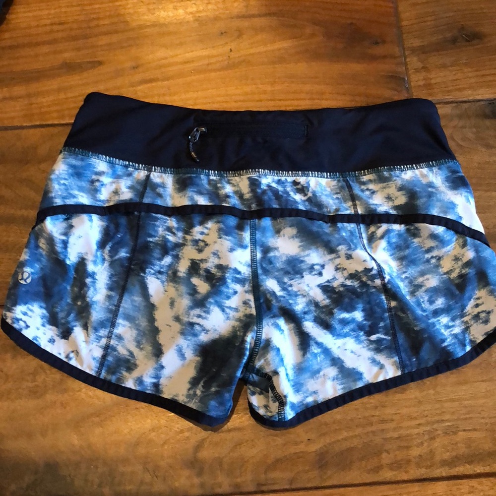 LULULEMON SIZE 4 RUNNING SHORTS - Picture 3 of 4